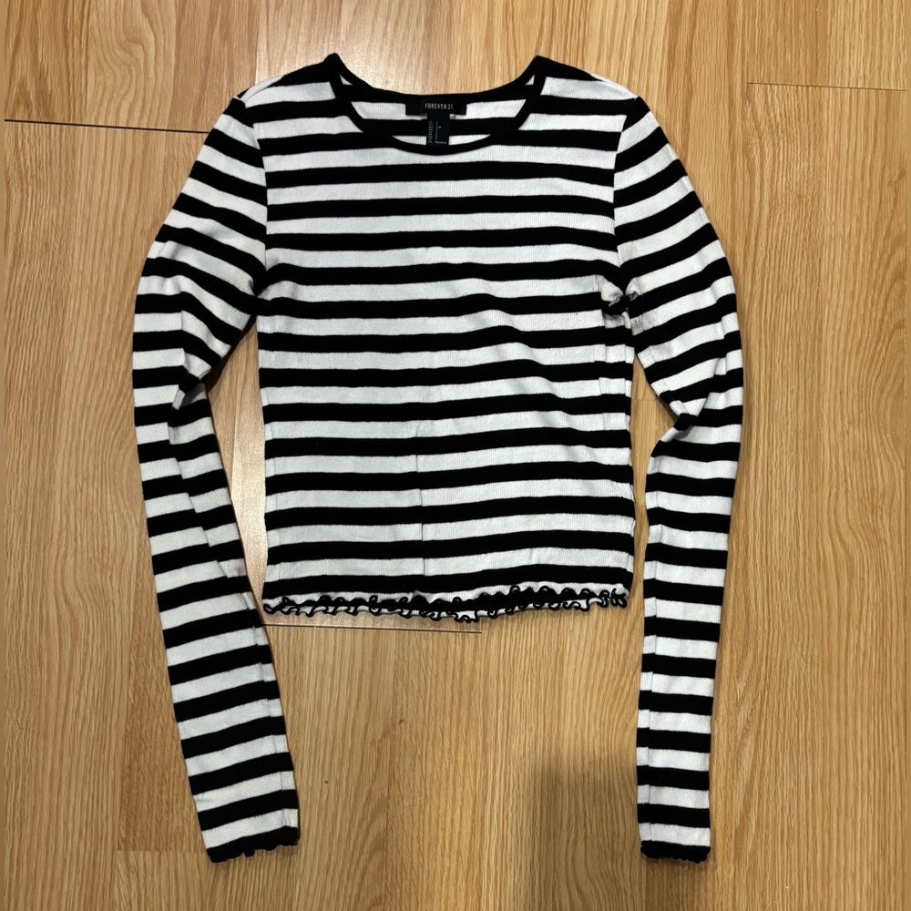 Black and White Fitted Long Sleeve Tee